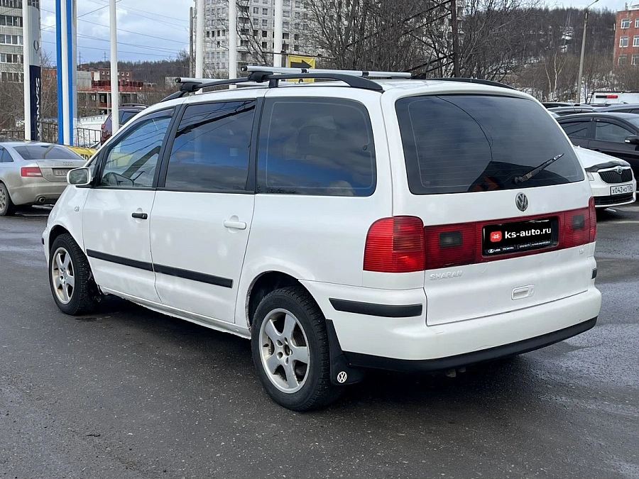 Volkswagen Sharan, 2003г., передний привод, автомат