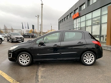 Peugeot 308, 2011г, передний привод, автомат