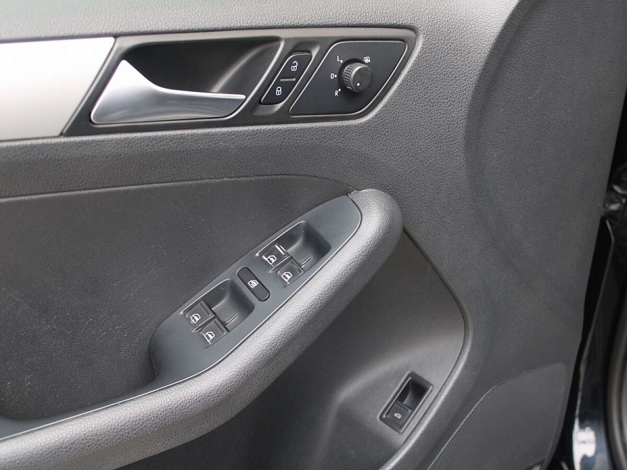 Volkswagen Jetta, 2013г., передний привод, автомат