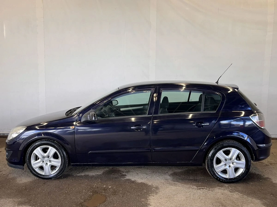 Opel Astra, 2008г., передний привод, механика