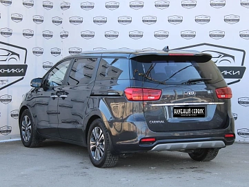 Kia Carnival, 2018г, передний привод, автомат