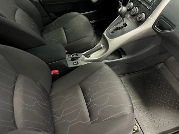 Toyota Auris, 2011г, передний привод, автомат