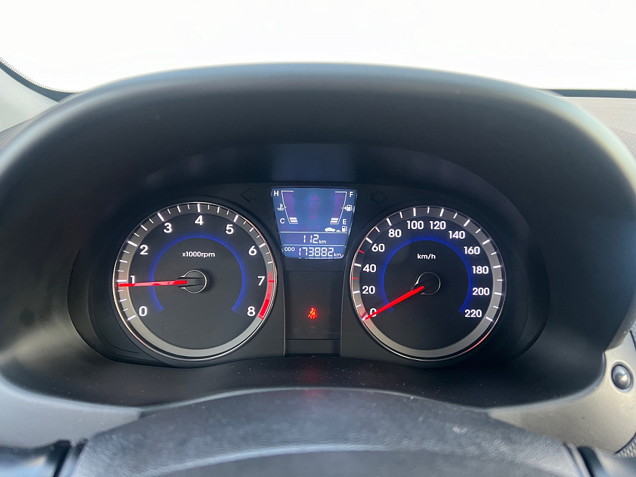 Hyundai Solaris, 2011г., передний привод, механика