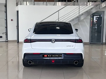 Changan UNI-V, 2023г., передний привод, робот
