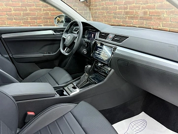 Skoda Superb, 2025г, передний привод, робот
