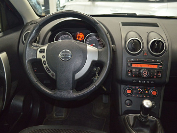 Nissan Qashqai, 2008г, передний привод, механика