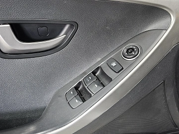 Hyundai i30, 2015г, передний привод, автомат