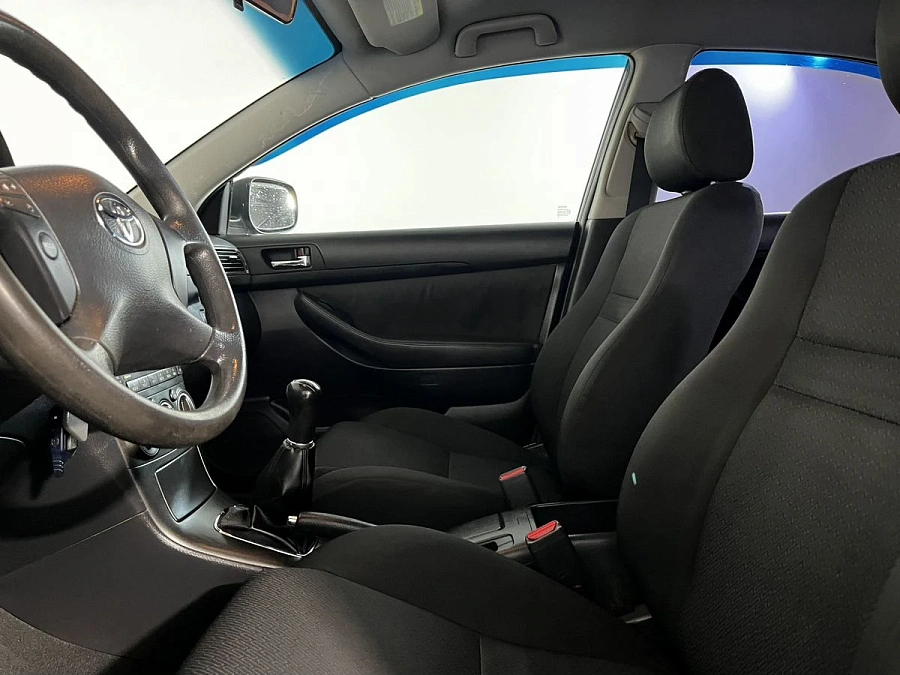 Toyota Avensis, 2008г., передний привод, механика