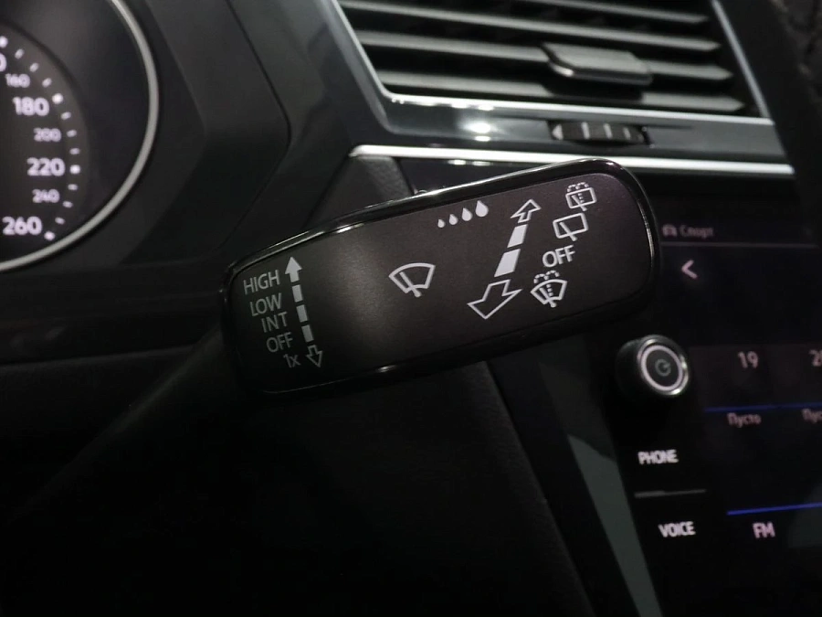 Volkswagen Tiguan, 2020г., полный привод, робот
