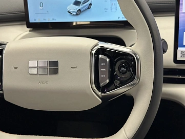 Geely Galaxy Starship 7, 2025г, передний привод, робот