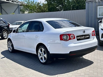 Volkswagen Jetta, 2008г, передний привод, автомат