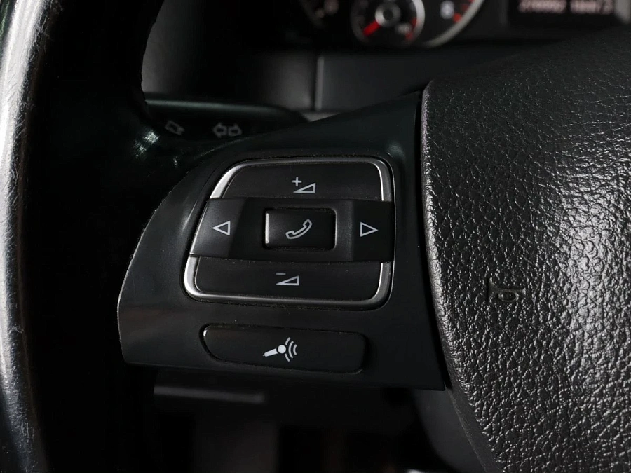 Volkswagen Tiguan, 2011г., полный привод, механика