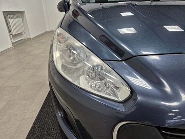 Peugeot 308, 2011г, передний привод, механика