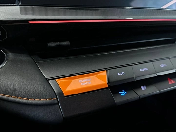 Changan UNI-V, 2023г, передний привод, робот