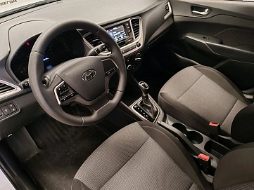 Hyundai Solaris, 2021г, передний привод, автомат