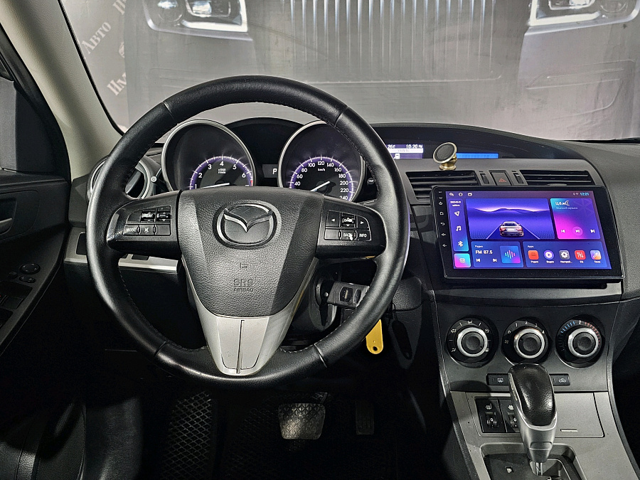 Mazda 3, 2011г., передний привод, автомат