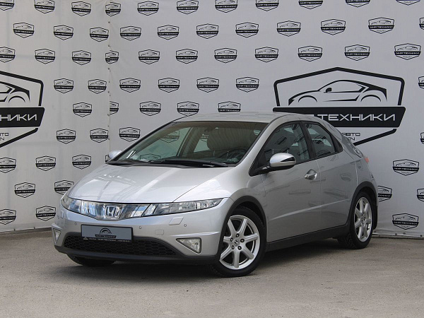 Honda Civic, 2008г., передний привод, робот