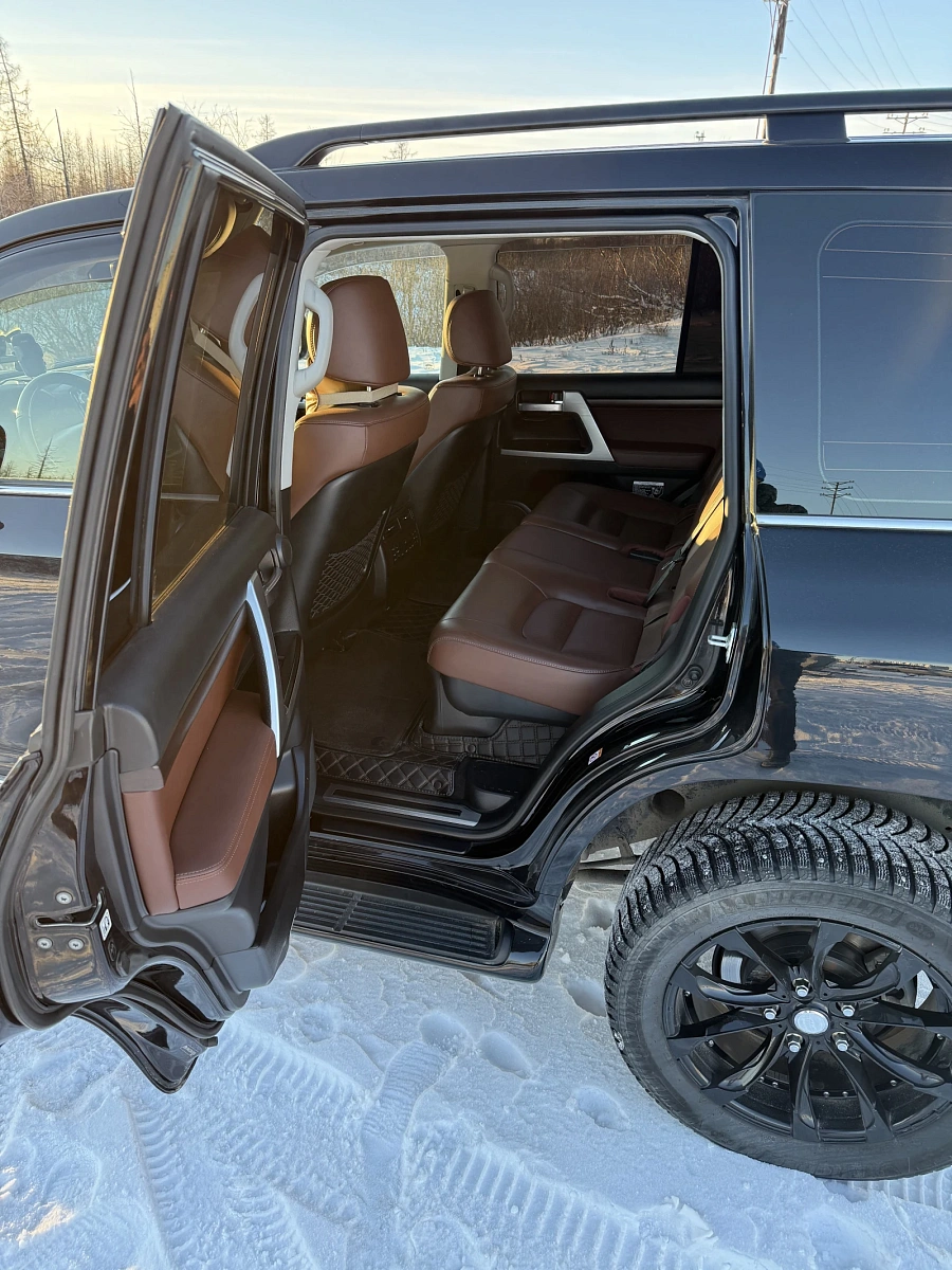 Toyota Land Cruiser, 2016г., полный привод, автомат