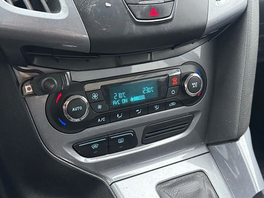 Ford Focus, 2012г., передний привод, робот