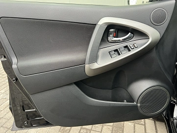 Toyota RAV4, 2012г, полный привод, вариатор