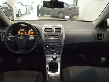 Toyota Corolla, 2012г, передний привод, механика