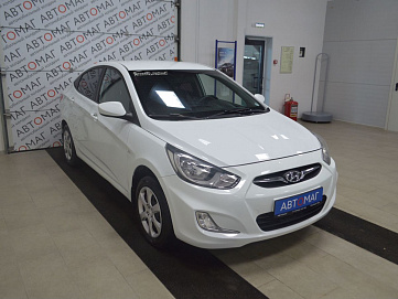 Hyundai Solaris, 2012г, передний привод, автомат