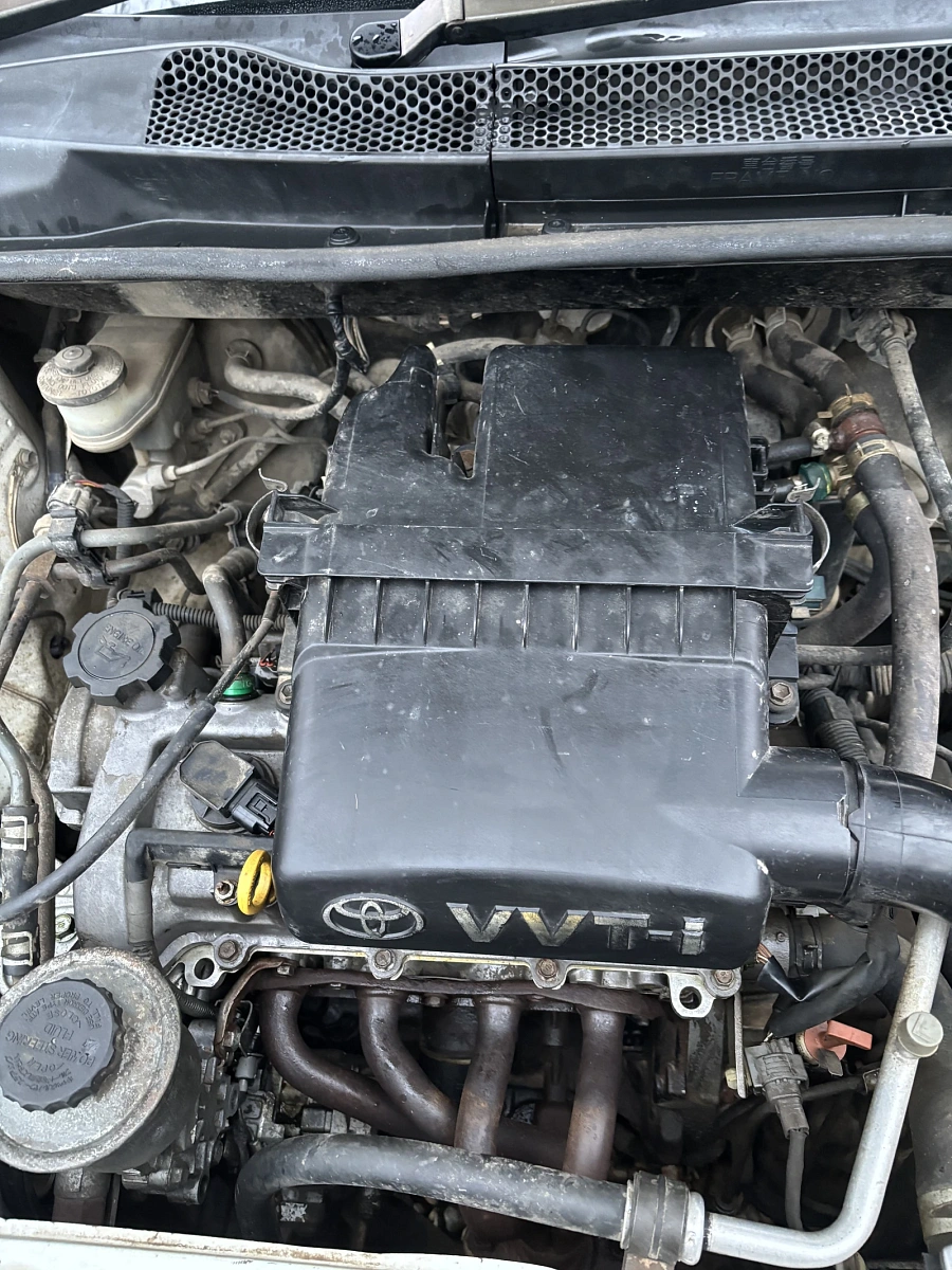 Toyota Vitz, 2001г., передний привод, автомат