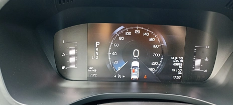 Volvo XC60, 2020г, полный привод, автомат