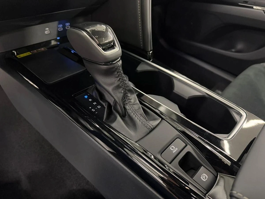 Toyota Camry, 2025г., передний привод, вариатор