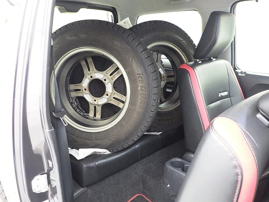 Suzuki Jimny, 2013г., полный привод, автомат