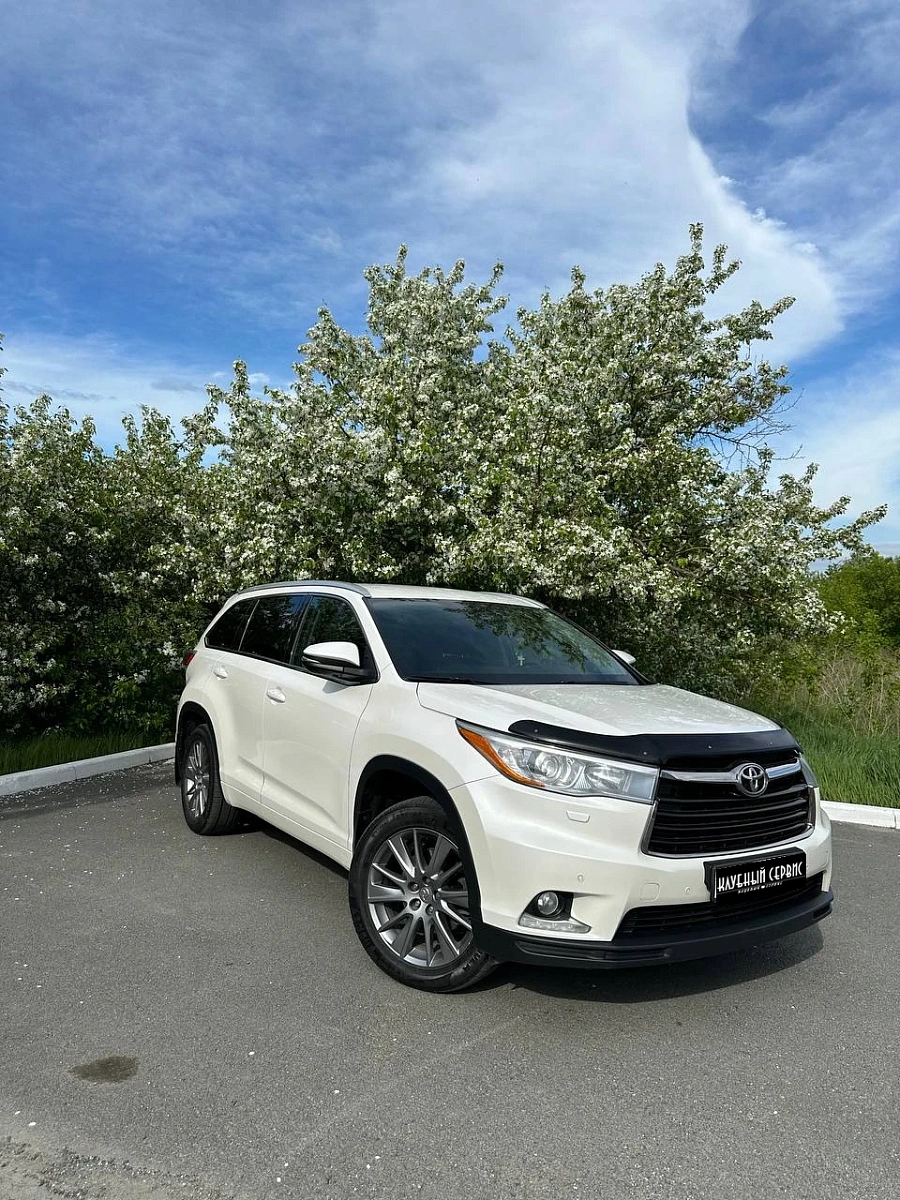 Toyota Highlander, 2015г., полный привод, автомат
