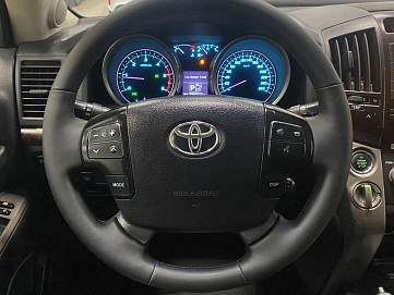 Toyota Land Cruiser, 2011г, полный привод, автомат