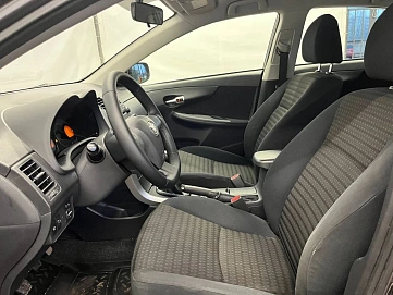 Toyota Corolla, 2010г, передний привод, механика