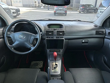 Toyota Avensis, 2003г, передний привод, автомат
