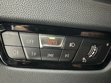 BMW 3 серии, 2023г, задний привод, автомат