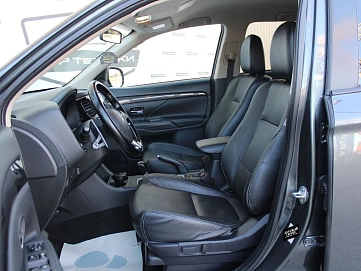 Mitsubishi Outlander, 2015г, полный привод, вариатор