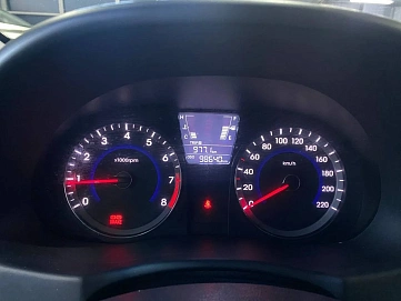 Hyundai Solaris, 2011г., передний привод, механика