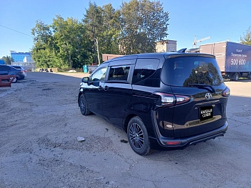Toyota Sienta, 2018г, передний привод, вариатор