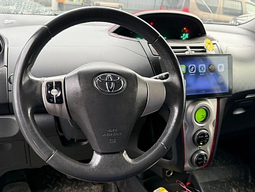 Toyota Yaris, 2008г, передний привод, робот