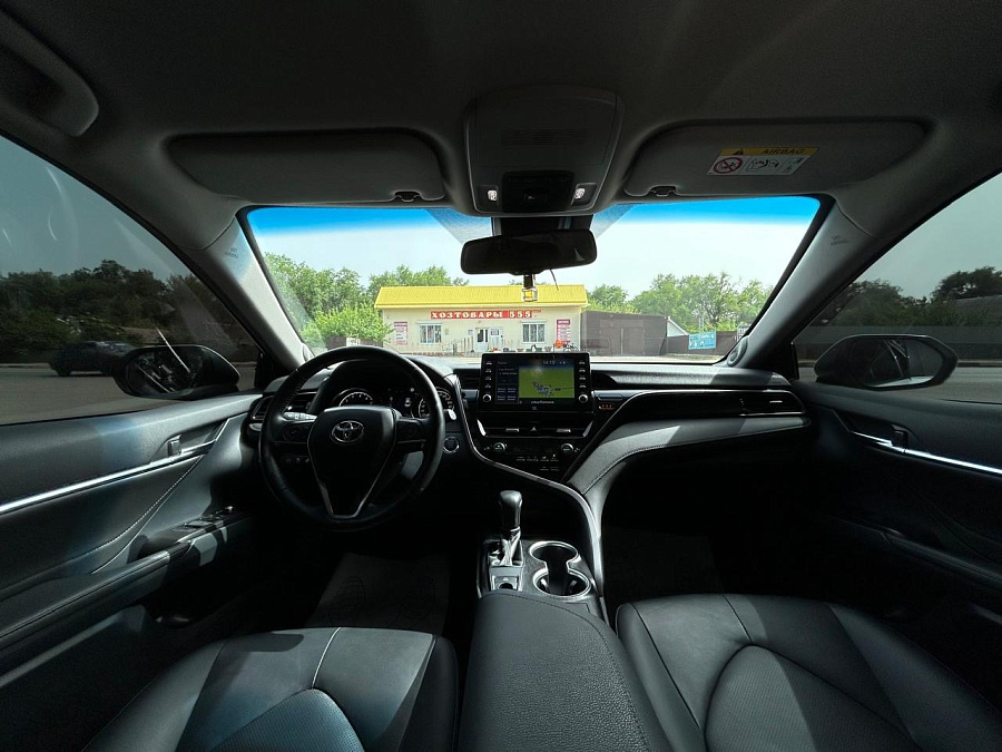 Toyota Camry, 2022г., передний привод, автомат