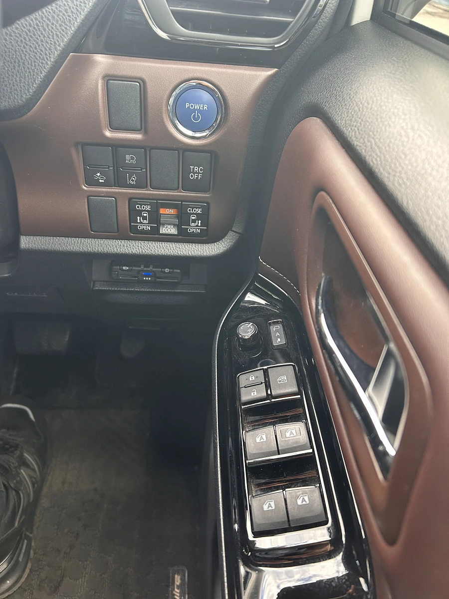 Toyota Esquire, 2019г., передний привод, вариатор