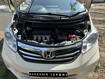 Honda Freed, 2012г, передний привод, вариатор