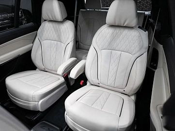BMW X7, 2025г, полный привод, автомат