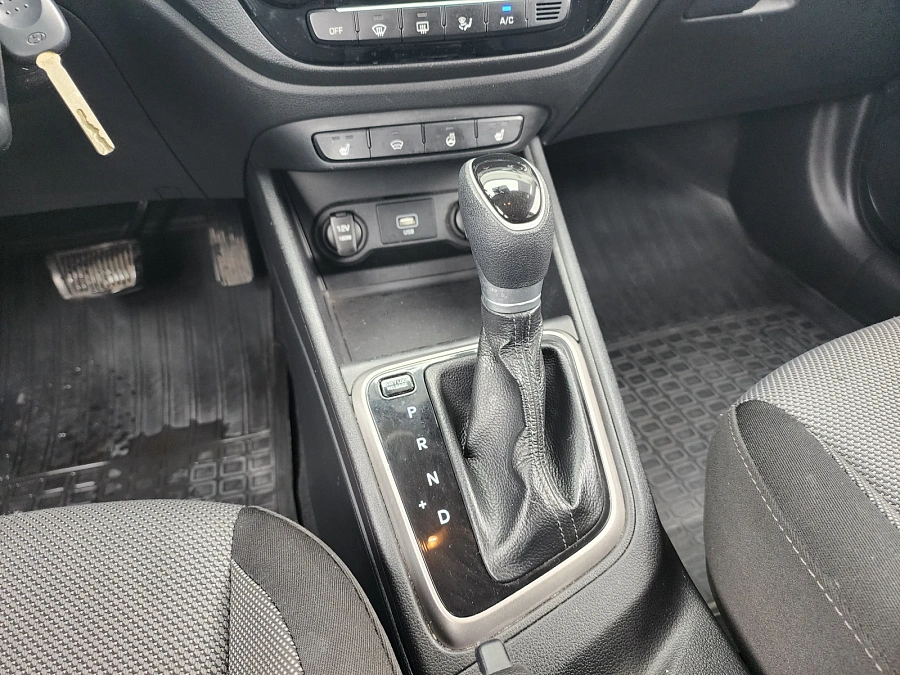 Hyundai Solaris, 2019г., передний привод, автомат