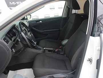 Volkswagen Jetta, 2016г, передний привод, автомат