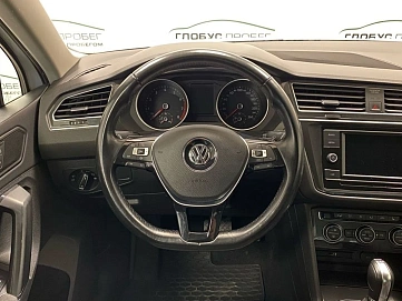 Volkswagen Tiguan, 2018г, передний привод, автомат