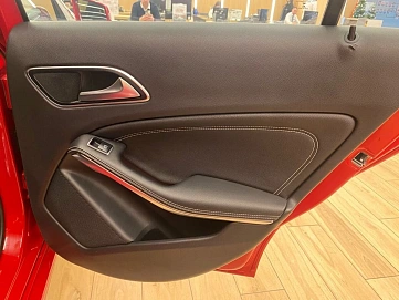 Mercedes-Benz A-Класс, 2015г, передний привод, робот