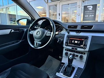 Volkswagen Passat, 2012г., передний привод, робот