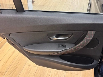 BMW 3 серии, 2012г., задний привод, автомат