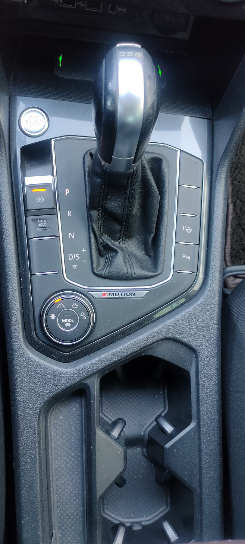 Volkswagen Tiguan, 2018г., полный привод, робот